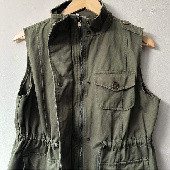 Olive Green Women's Utility Vest - Picture 4 of 6